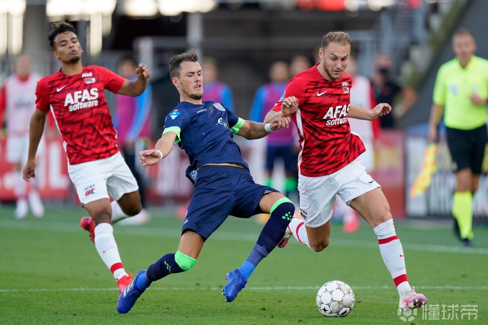 开云综合服务-阿贾克斯迎NBA常规赛关键赛，冲刺阶段完成体检，目标明确，资深球员宣示担当